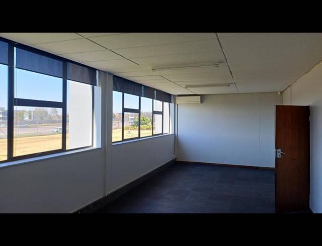 BUSINESS PROPERTY TO RENT IN ROOIHUISKRAAL